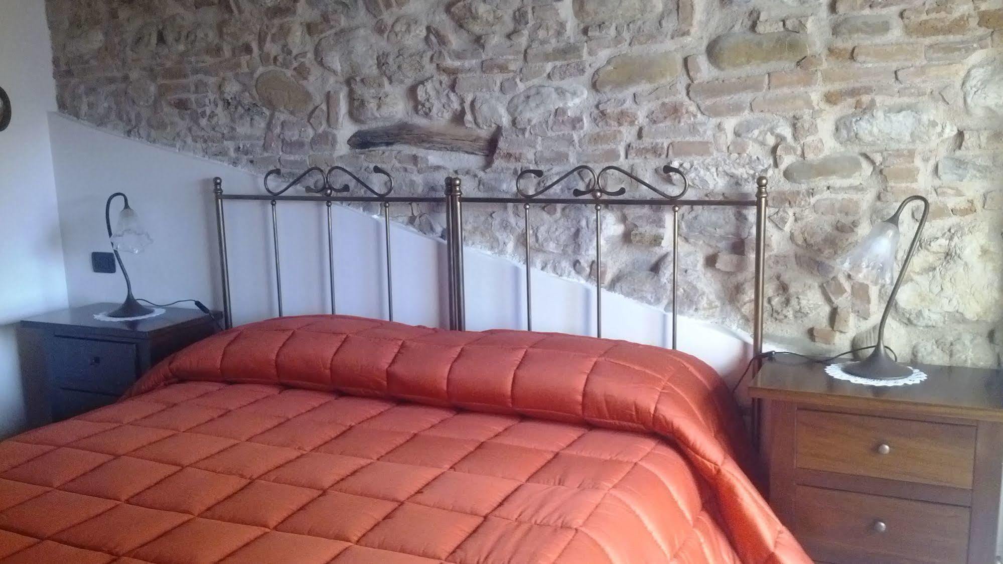 Antica Interamnia Bed & Breakfast Teramo Ngoại thất bức ảnh